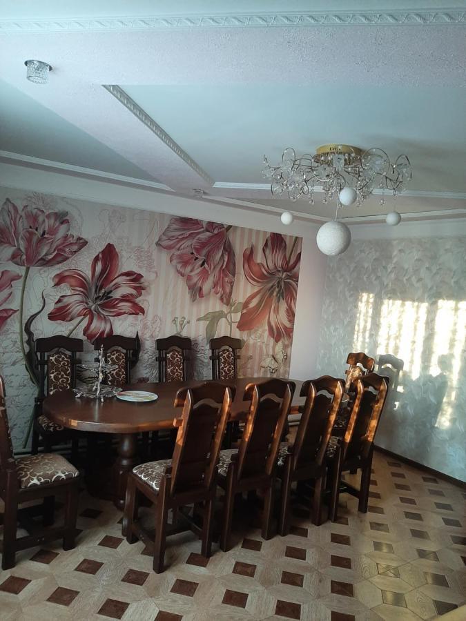 У Ані Lazeshchyna Exterior photo